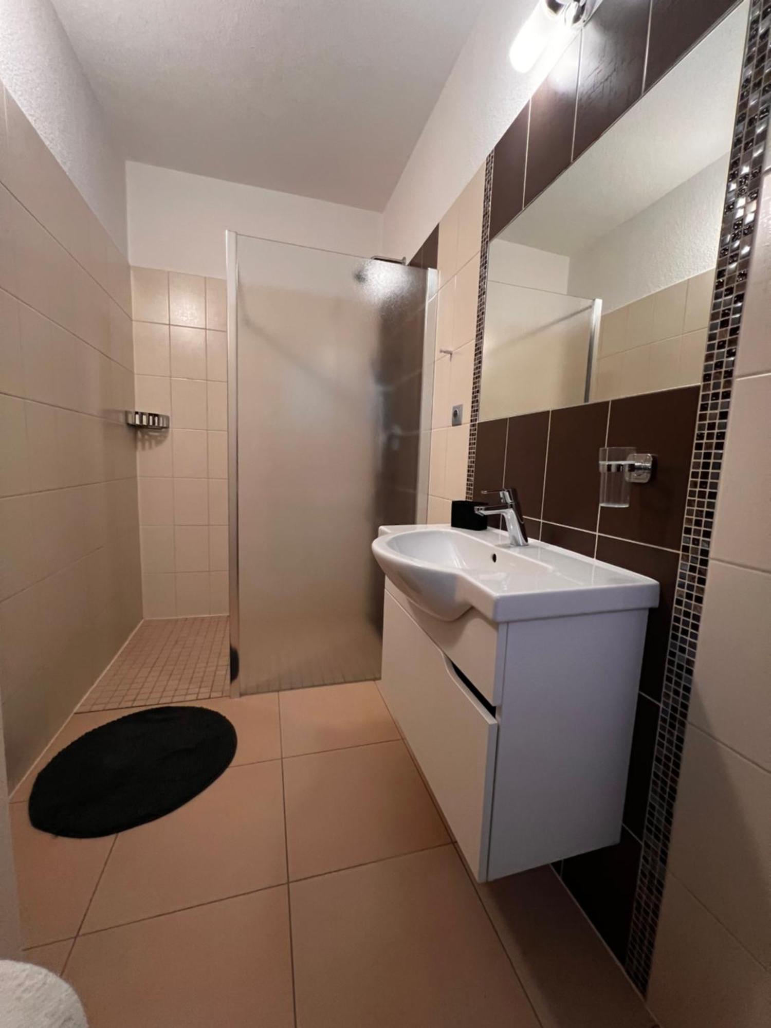 Apartmany Teddy ボイニツェ エクステリア 写真