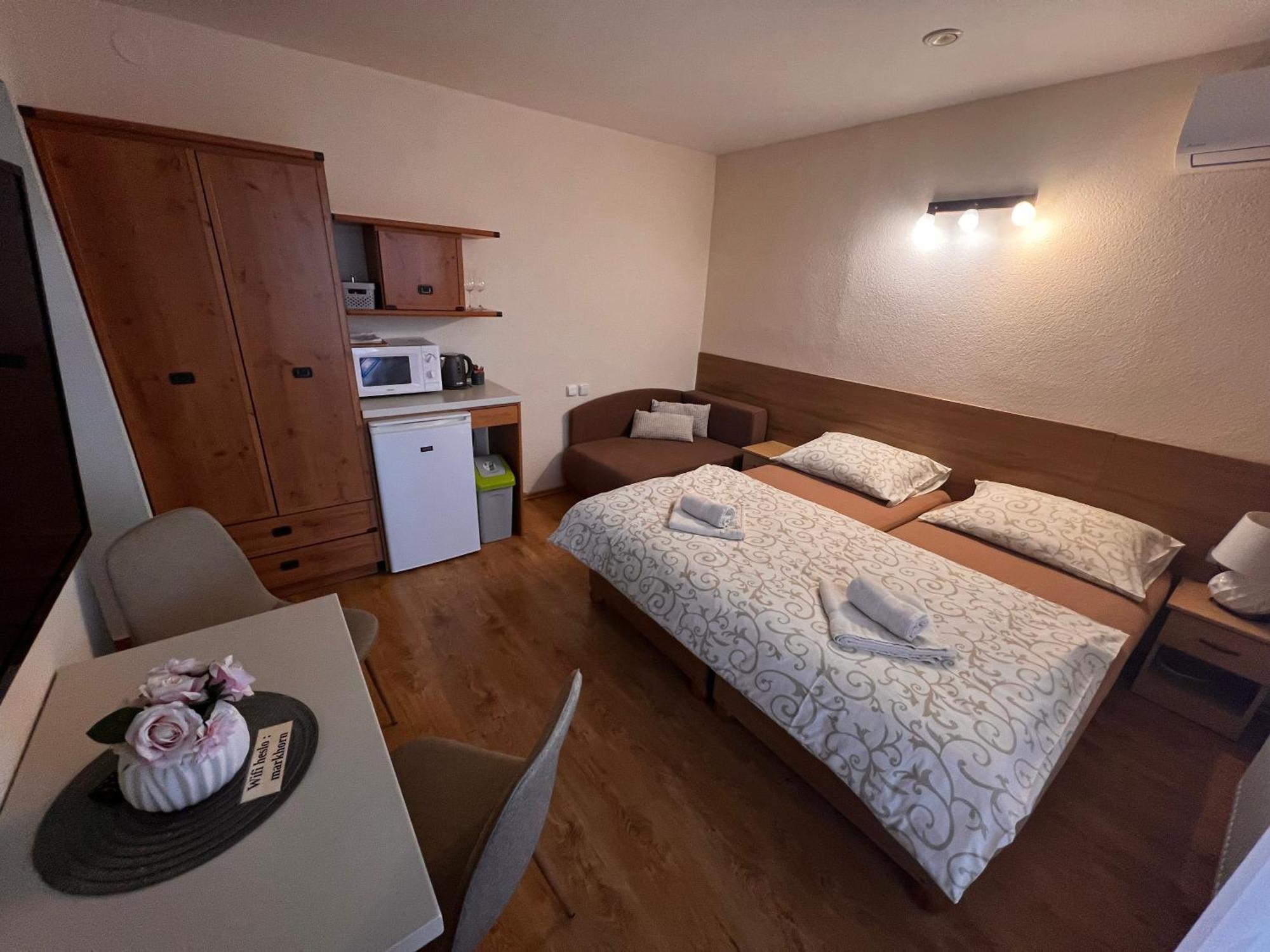 Apartmany Teddy ボイニツェ エクステリア 写真