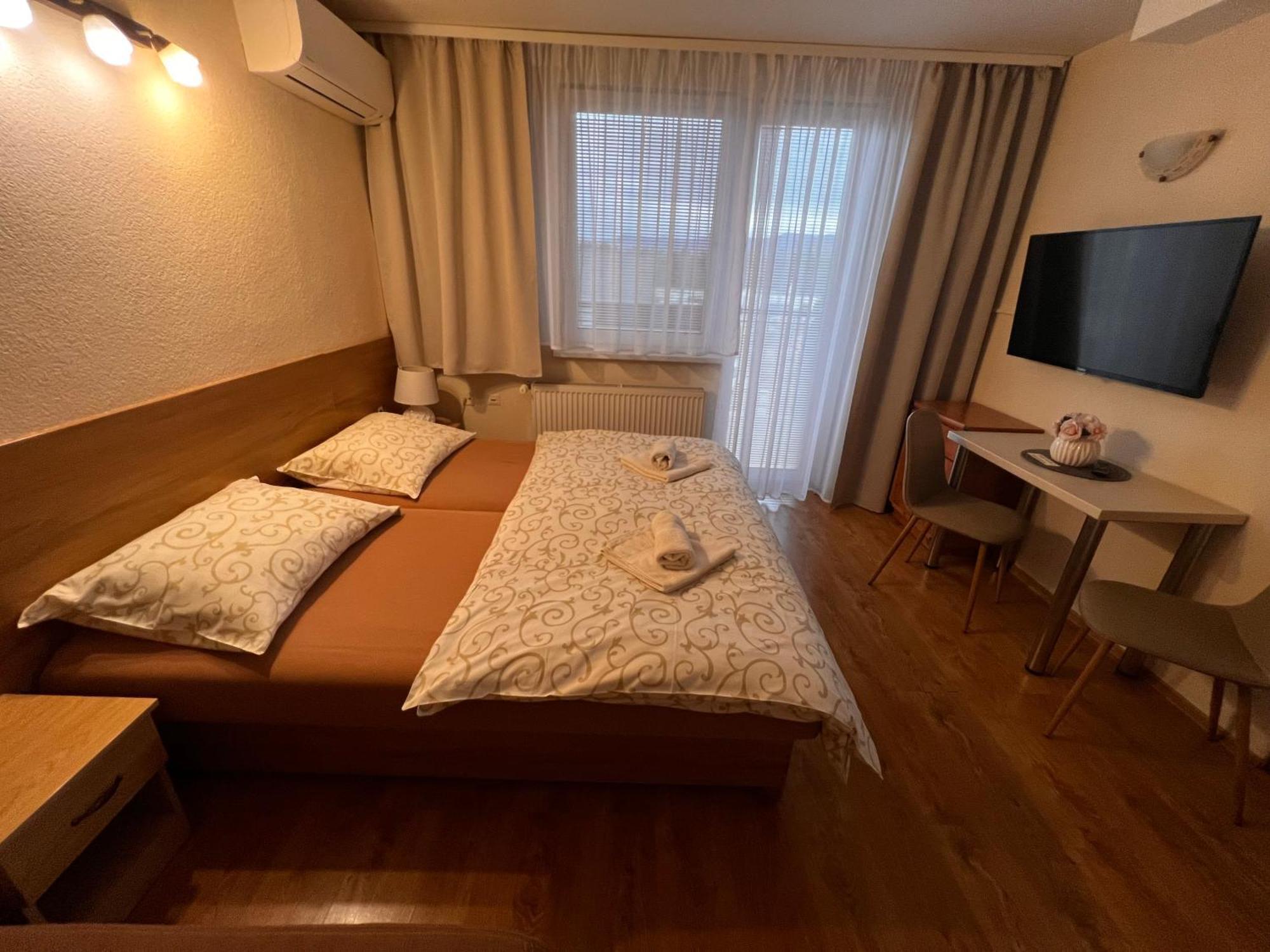 Apartmany Teddy ボイニツェ エクステリア 写真