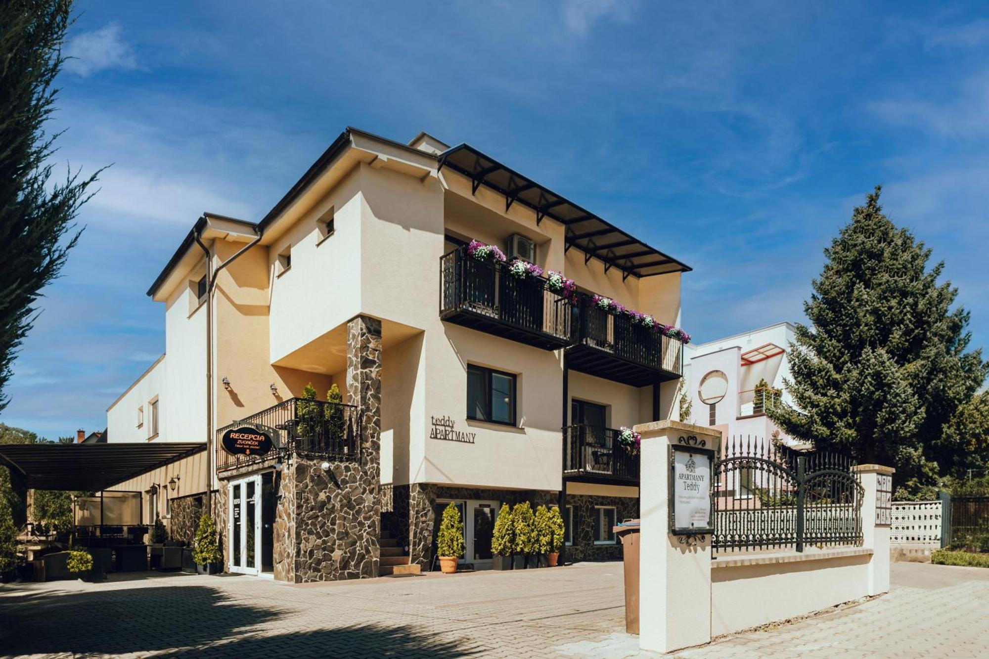 Apartmany Teddy ボイニツェ エクステリア 写真